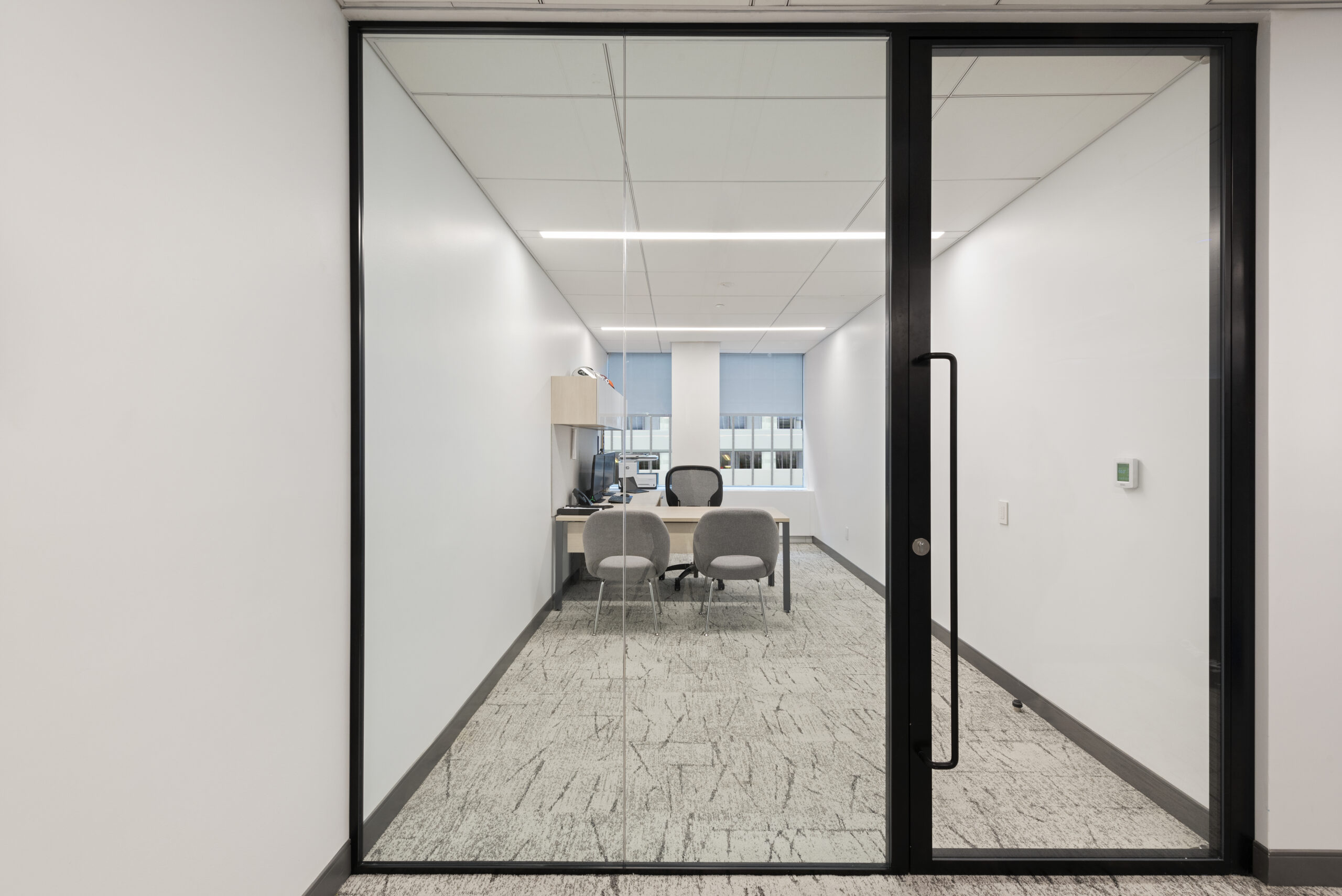 black-frame-glass-partition-door درهای پارتیشن شیشه ای با فریم مشکی